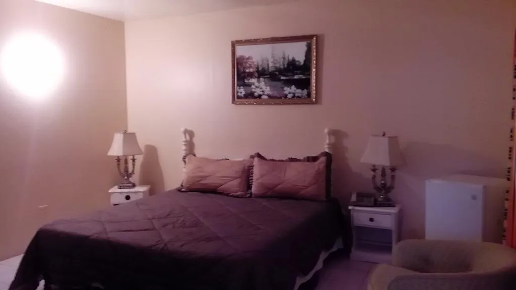 Port Of Call Hotel Black River