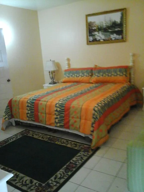 Port Of Call Hotel Black River